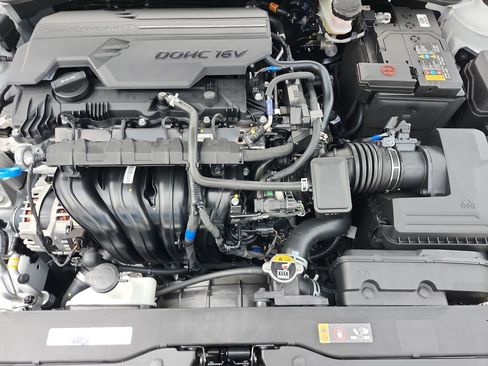 New 2026 Hyundai Elantra Limited FWD image 20