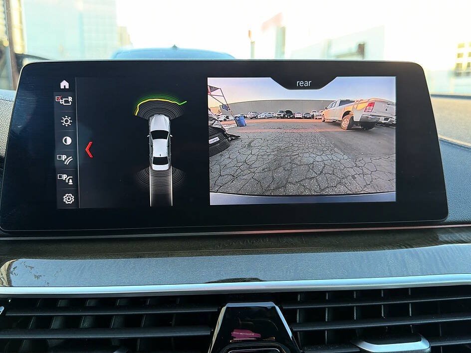 Used 2018 BMW 540i RWD image 9