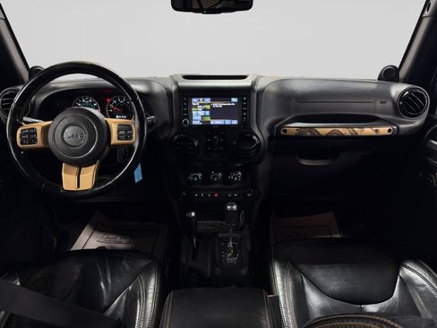 Used 2014 Jeep Wrangler Unlimited Sahara AWD/4WD image 17