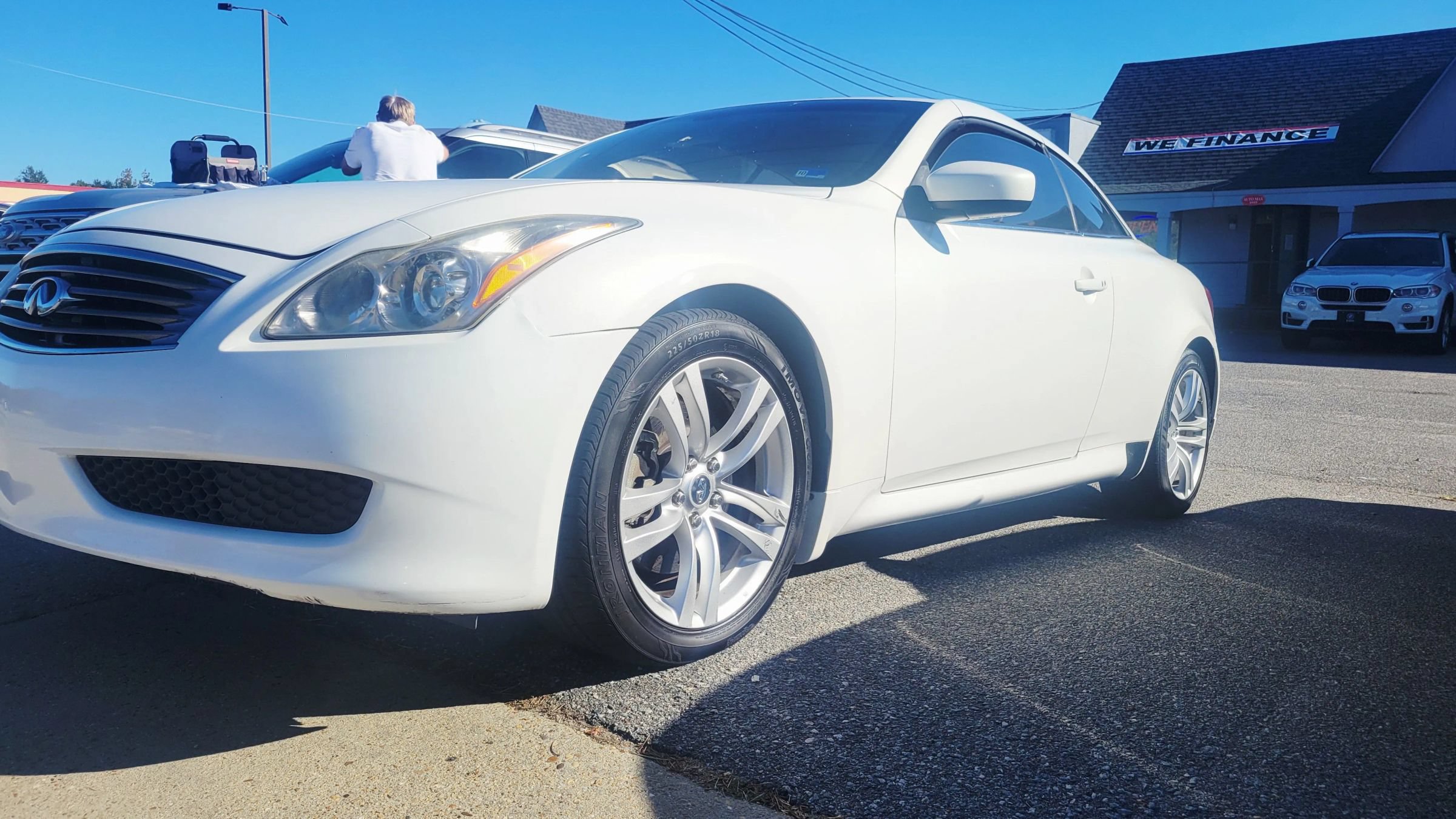 Used 2009 INFINITI G37 Convertible w/ Premium Pkg RWD image 1