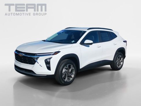 New 2026 Chevrolet Trax LT w/ Driver Confidence Package image 3