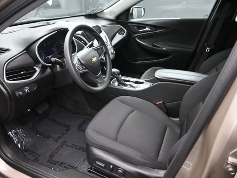 Used 2025 Chevrolet Malibu LT FWD image 12