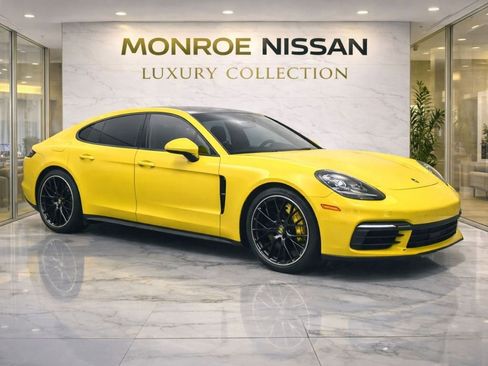 Used 2018 Porsche Panamera 4 image 9