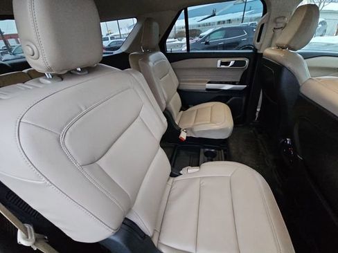 Used 2020 Ford Explorer XLT w/ Equipment Group 202A image 26