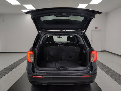 Used 2023 Ford Explorer XLT AWD/4WD image 29