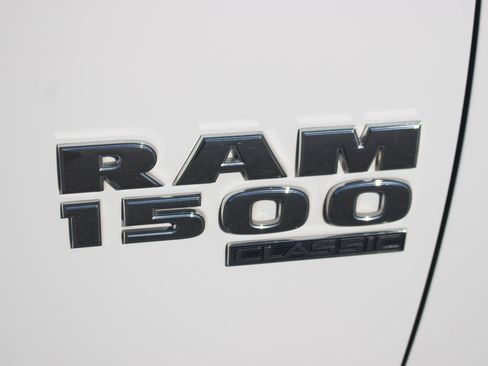 Used 2023 RAM 1500 Classic SLT w/ Trailer & Traction Group AWD/4WD image 10