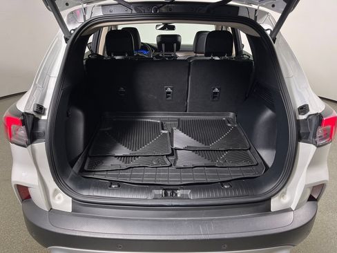 Used 2020 Ford Escape Titanium FWD image 10