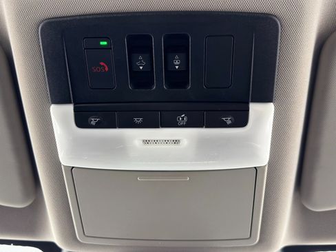 Used 2021 Nissan Rogue SV w/ Premium Package image 29