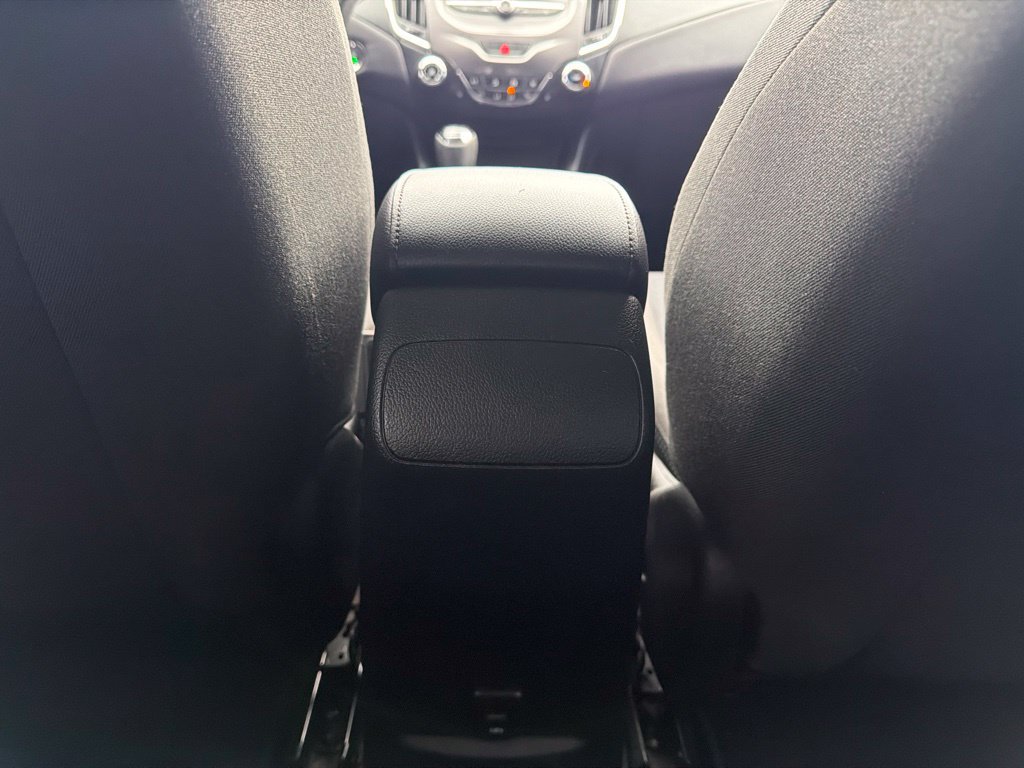 Used 2018 Chevrolet Cruze LT w/ Convenience Package FWD image 22