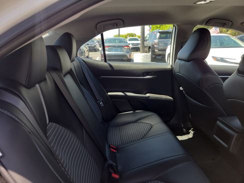 Used 2022 Toyota Camry SE FWD image 15
