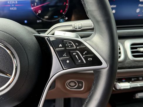 Used 2025 Mercedes-Benz GLS 450 4MATIC image 25