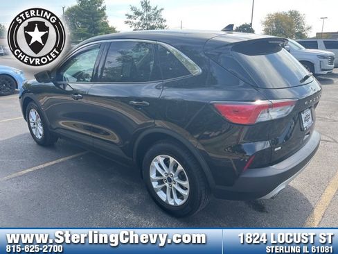 Used 2020 Ford Escape SE image 4
