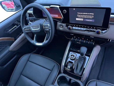 New 2026 GMC Canyon Denali image 11