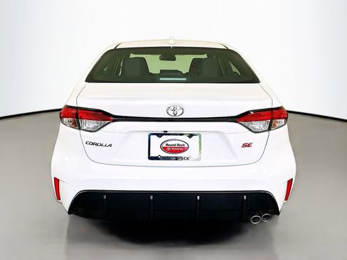 Certified 2026 Toyota Corolla SE w/ SE Package image 6