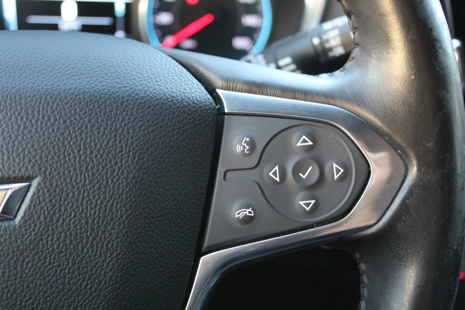 Used 2019 Chevrolet Traverse LT FWD image 20