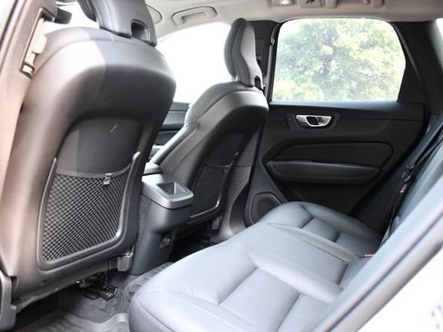 Used 2025 Volvo XC60 B5 Plus AWD/4WD image 17