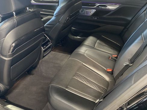 Used 2022 BMW 750i xDrive w/ Executive Package image 16