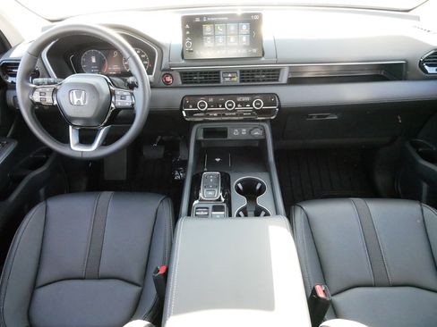 Certified 2025 Honda Pilot EX-L image 10