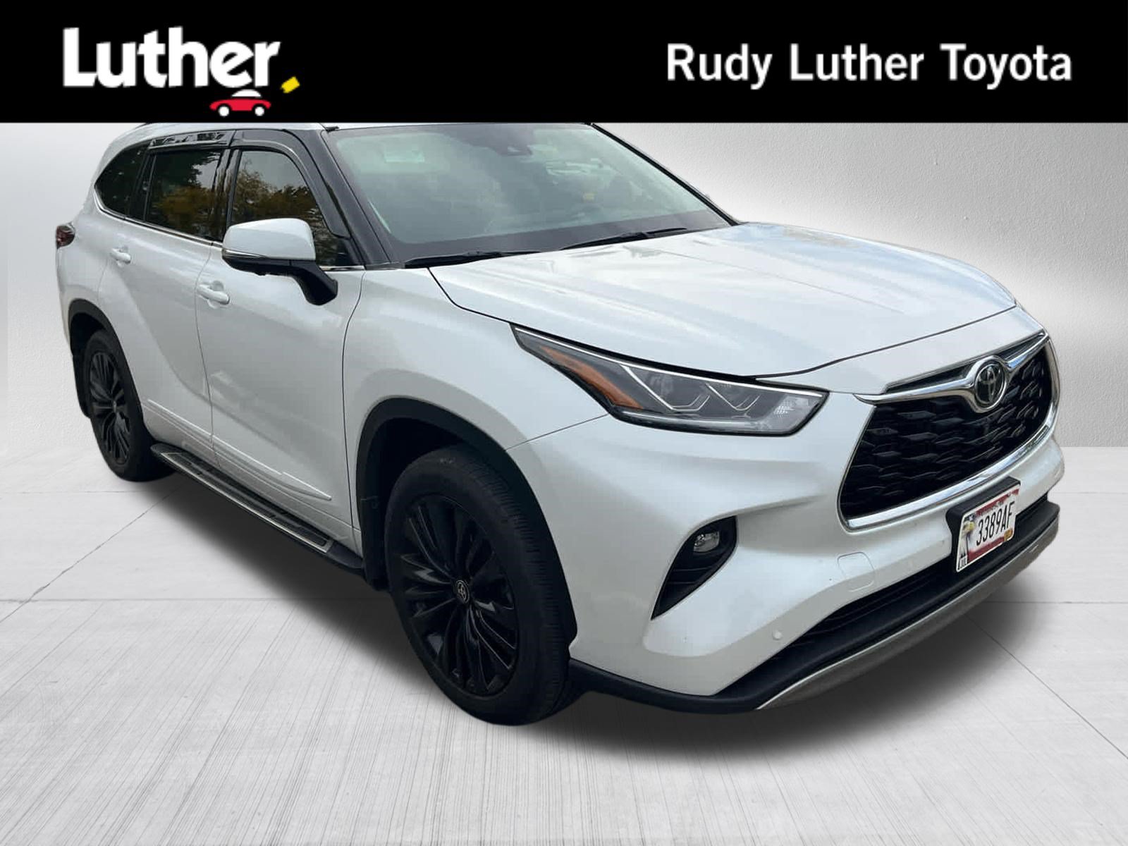Used 2025 Toyota Highlander Platinum AWD/4WD image 1