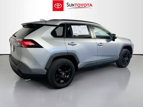Used 2022 Toyota RAV4 XLE image 4