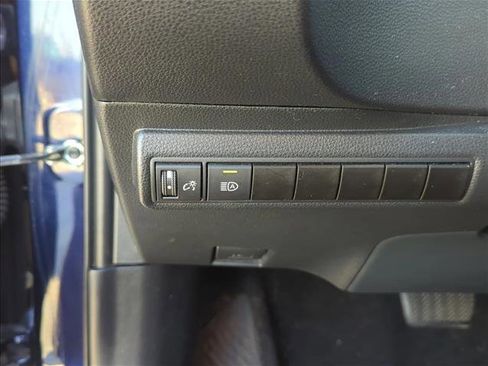 Used 2022 Toyota Corolla LE image 12