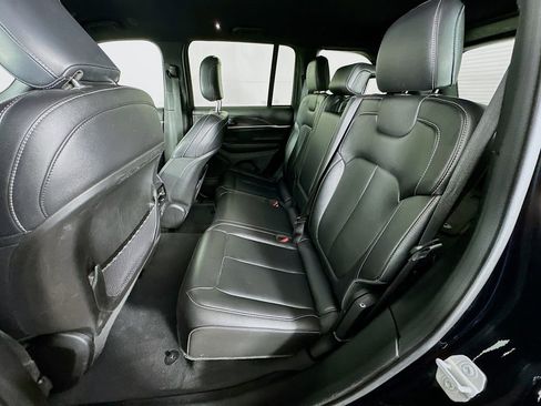 Certified 2024 Jeep Grand Cherokee Limited image 35