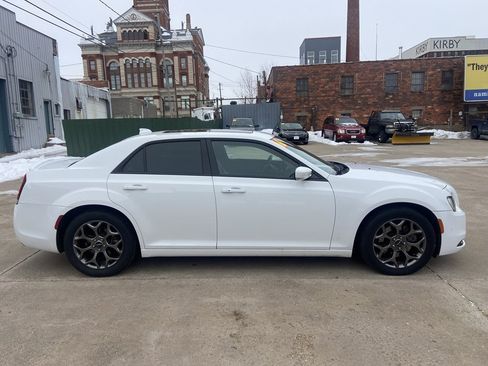 Used 2016 Chrysler 300 S w/ 300S Premium Group image 9