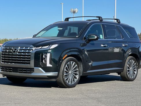 Used 2023 Hyundai Palisade Calligraphy image 8