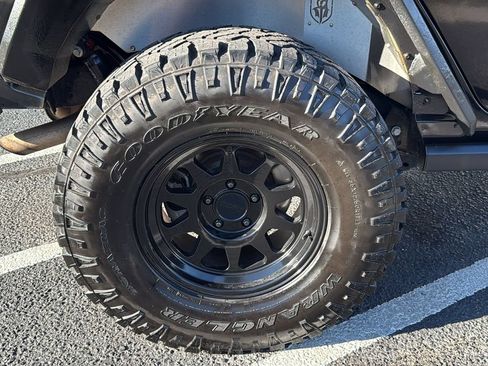 Used 2019 Jeep Wrangler Unlimited Rubicon AWD/4WD image 14