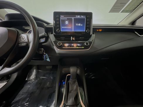 Used 2021 Toyota Corolla LE image 25