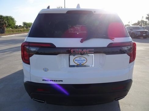 Used 2023 GMC Acadia SLE w/ Driver Convenience Package image 5