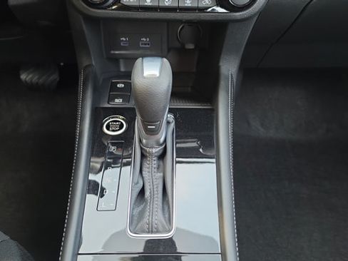 Used 2024 Nissan Kicks SR FWD image 8