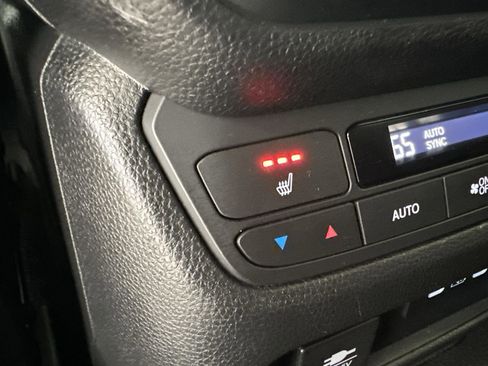 Certified 2025 Honda Pilot Black Edition image 38