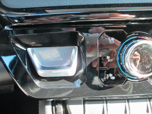 New 2026 GMC Sierra 2500 AT4 w/ AT4 Premium Plus Package image 18