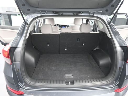 Used 2018 Hyundai Tucson SE AWD/4WD image 40
