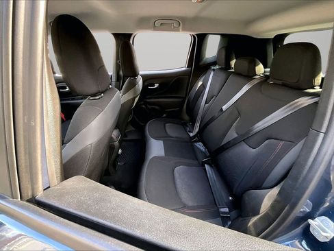Certified 2023 Jeep Renegade Trailhawk AWD/4WD image 22