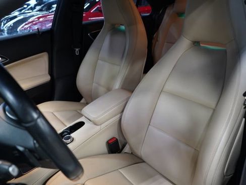 Used 2019 Mercedes-Benz CLA 250 image 11