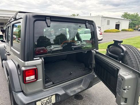 Used 2022 Jeep Wrangler Unlimited Sport AWD/4WD image 11