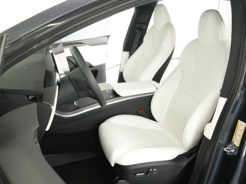 Used 2023 Tesla Model X Plaid image 25