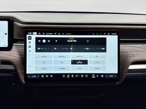 Used 2023 Rivian R1S Launch Edition AWD/4WD image 12