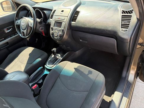Used 2013 Kia Soul + w/ Audio Pkg FWD image 20