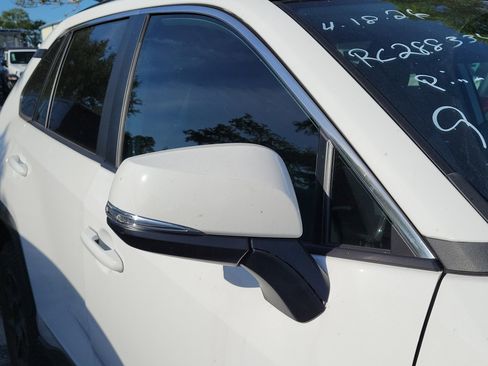 Used 2024 Toyota RAV4 XLE image 9