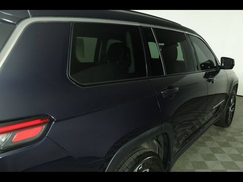 Certified 2023 Jeep Grand Cherokee L Limited w/ Luxury Tech Group II AWD/4WD image 21