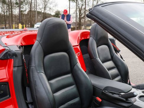 Used 2005 Chevrolet Corvette Convertible w/ Preferred Equipment Group image 53