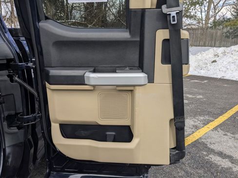 Used 2021 Ford F350 Lariat w/ Chrome Package image 25