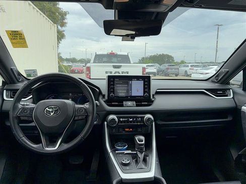 Used 2020 Toyota RAV4 XSE AWD/4WD image 2
