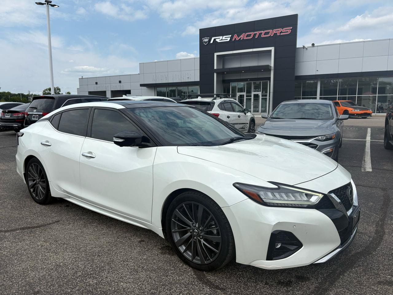 Used 2020 Nissan Maxima Platinum w/ Reserve Package FWD image 1