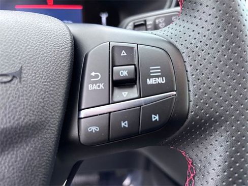 Used 2025 Ford Escape ST-Line image 18