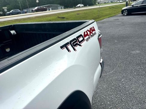 Used 2021 Toyota Tacoma TRD Off-Road image 8