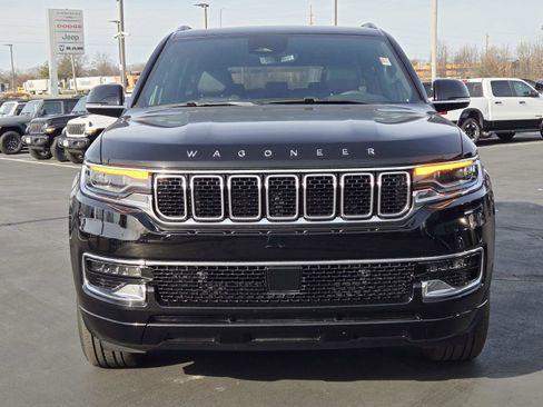 Used 2024 Jeep Wagoneer L 4WD w/ Premium Group I image 10